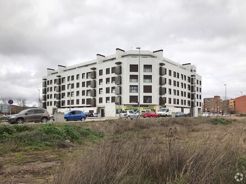 Avenida Francisco Aguirre, 331, Talavera de la Reina, Toledo en venta - Foto del edificio - Imagen 2 de 2