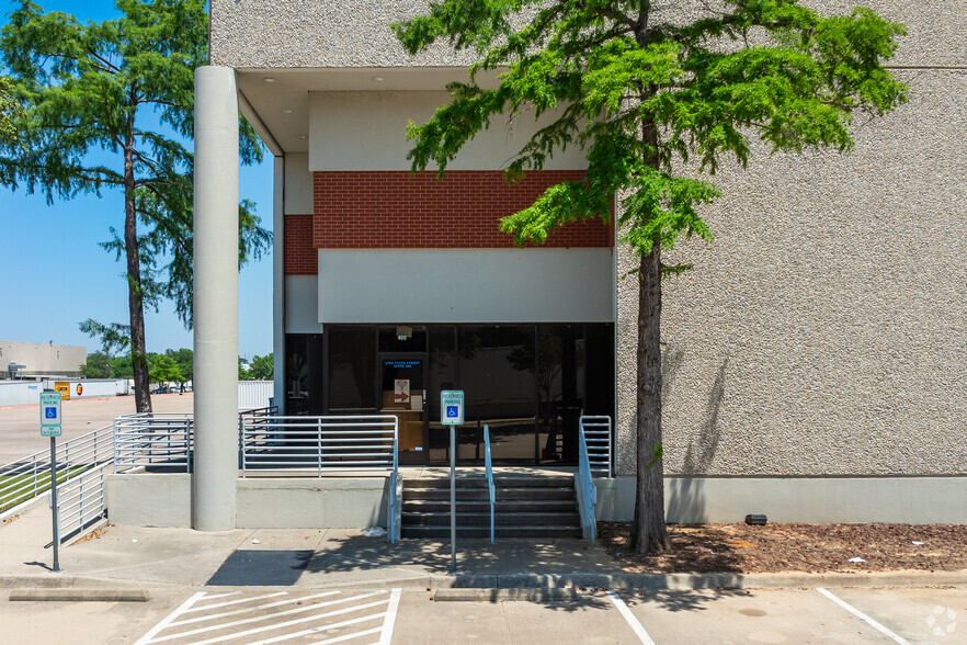 2700 112th St, Grand Prairie, TX en alquiler - Foto del edificio - Imagen 1 de 10