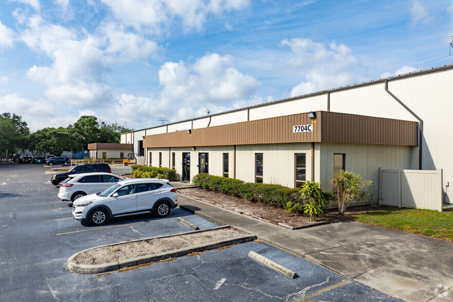 7704 Industrial Ln, Tampa, FL en alquiler - Foto del edificio - Imagen 3 de 7