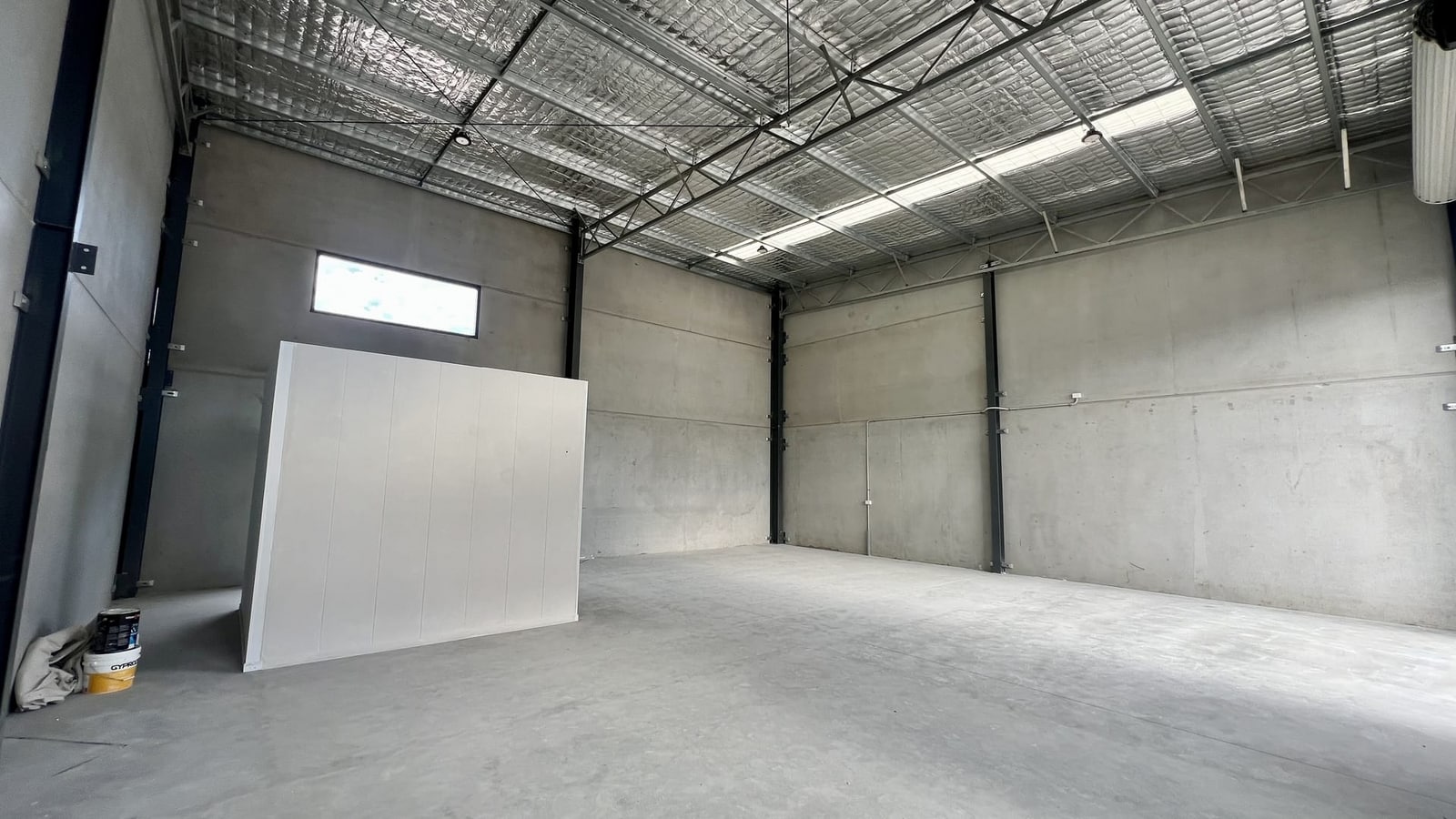 20 Donaldson St, Wyong, NSW 2259 - Unidad 2 - - Foto del interior - Image 2 of 6