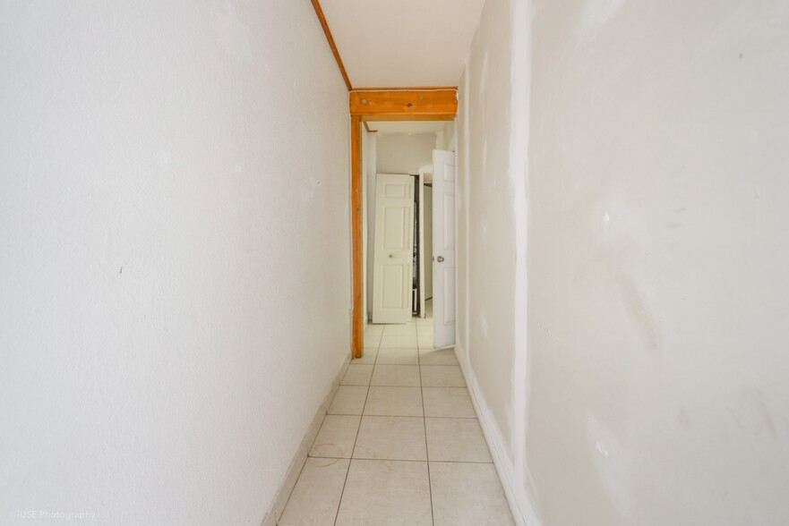 1651 W 37th St, Hialeah, FL en alquiler - Foto del interior - Imagen 3 de 21