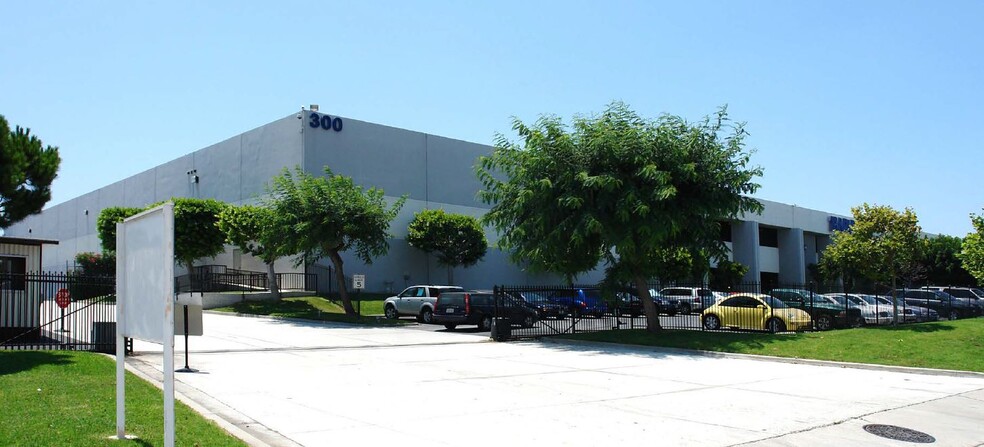 300-350 W Artesia Blvd, Compton, CA en alquiler - Foto del edificio - Imagen 1 de 7