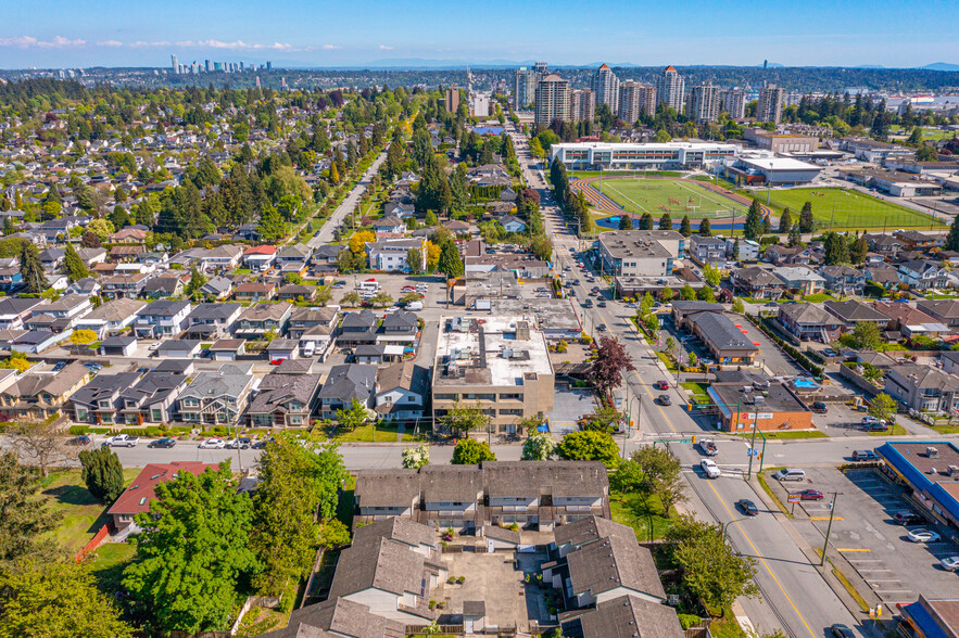 7818 6th St, Burnaby, BC en alquiler - Foto del edificio - Imagen 2 de 10