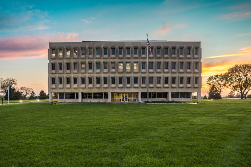 5000 Westown Pky, West Des Moines, IA en alquiler - Foto del edificio - Imagen 2 de 9