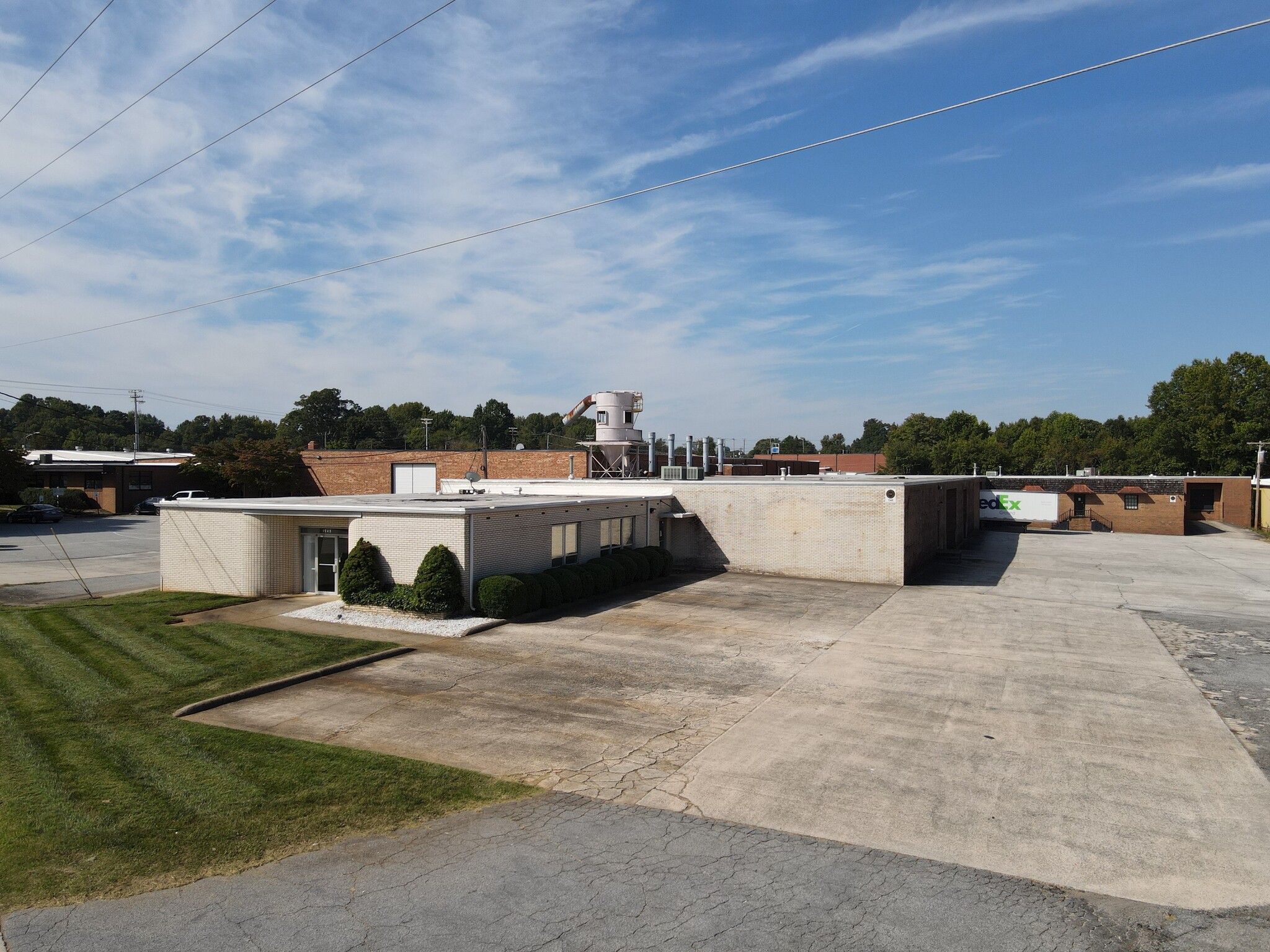 1948 W Green Dr, High Point, NC en alquiler Foto del edificio- Imagen 1 de 14