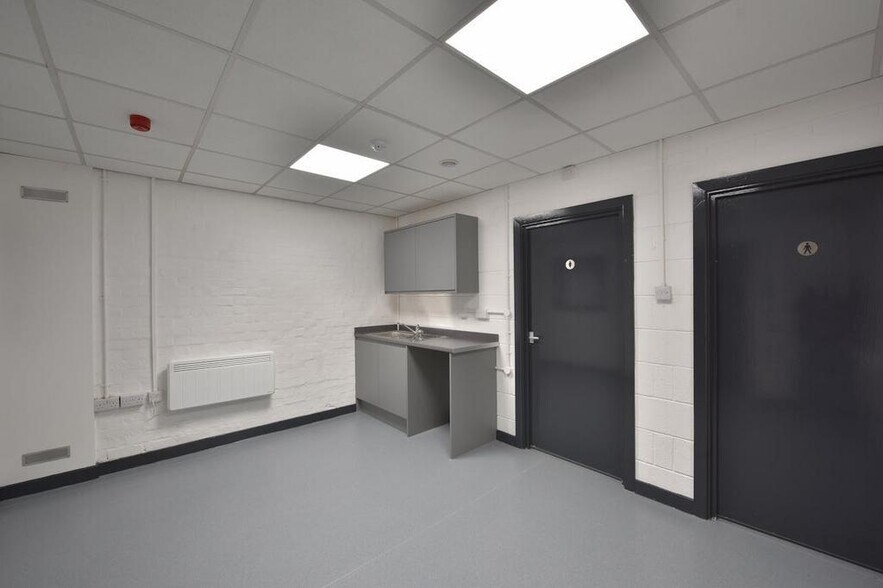 Holloway Dr, Manchester en alquiler - Foto del edificio - Imagen 3 de 10