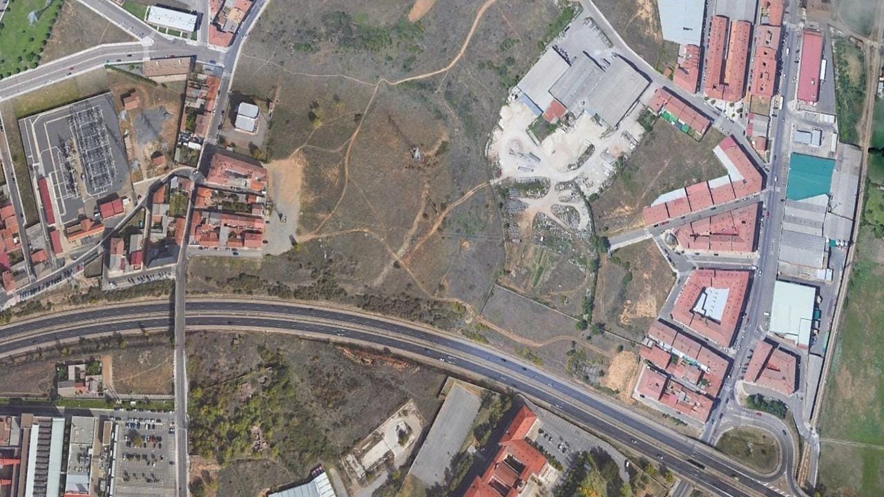 Terreno en Villaquilambre, León en venta Foto principal- Imagen 1 de 5