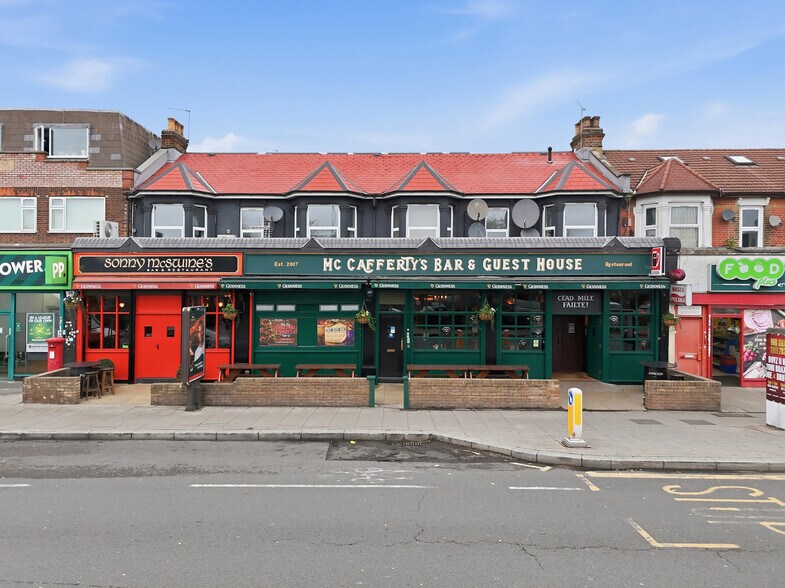 697-699 High Rd, Ilford en venta - Foto principal - Imagen 1 de 68