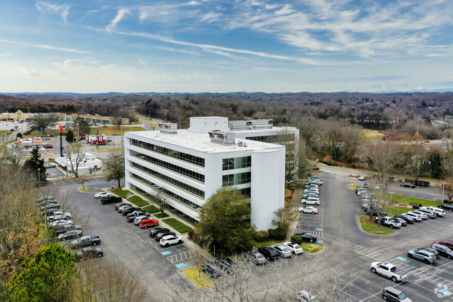 408 N Cedar Bluff Rd, Knoxville, TN en alquiler - Foto del edificio - Imagen 2 de 5