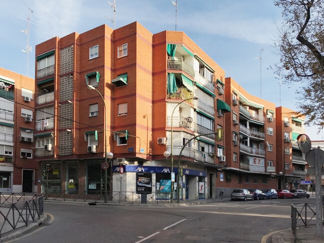 Más detalles de Calle Canarias, 11, Móstoles - Edificio residencial​ en venta