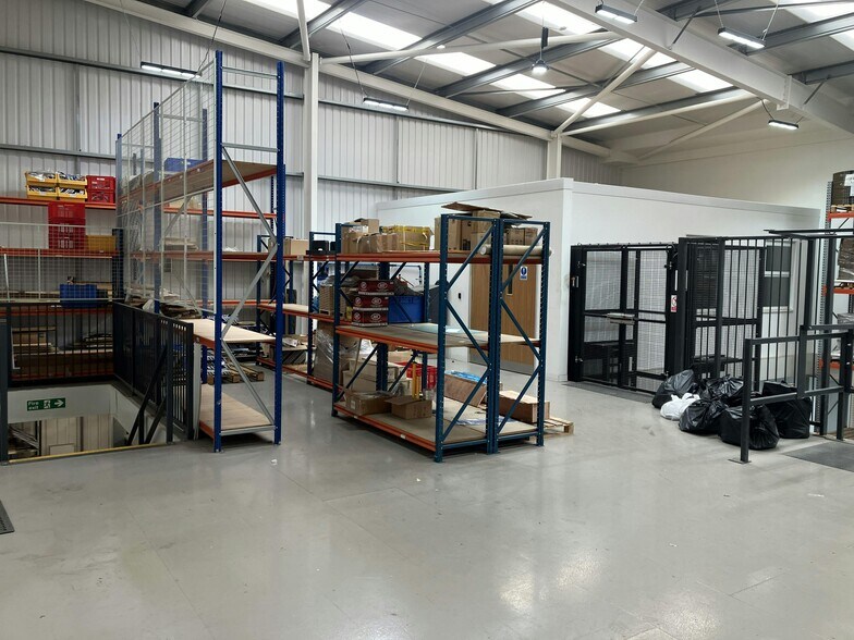 Hanworth Ln, Chertsey en alquiler - Foto del edificio - Imagen 2 de 9