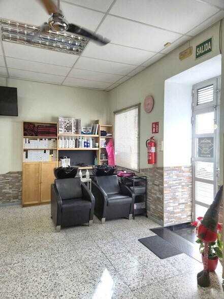 Local en Ingenio en venta - Vestíbulo - Imagen 3 de 19