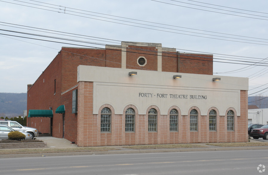 920 Wyoming Ave, Forty Fort, PA en alquiler - Foto del edificio - Imagen 3 de 8