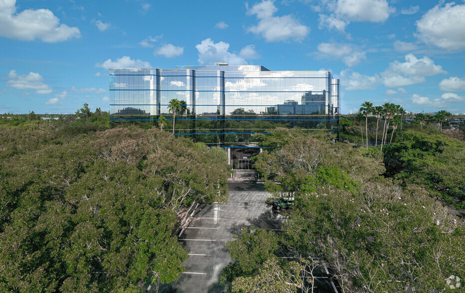 800 Corporate Dr, Fort Lauderdale, FL en alquiler - Foto del edificio - Imagen 3 de 7