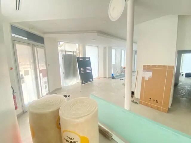 Local en Paris en alquiler - Foto del interior - Imagen 3 de 9