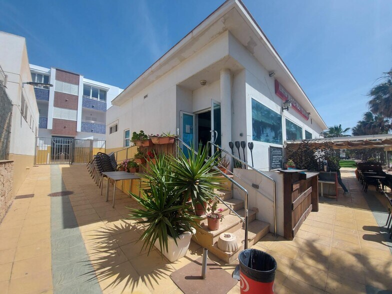 Local en El Ejido, Almería en alquiler - Foto del edificio - Imagen 1 de 9