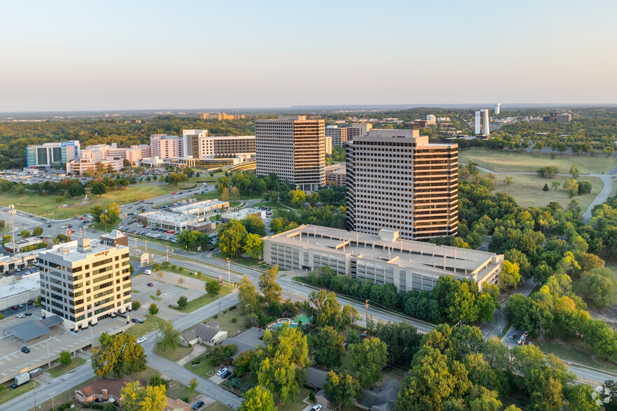 6100-6120 S Yale Ave, Tulsa, OK en alquiler - Foto del edificio - Imagen 1 de 27