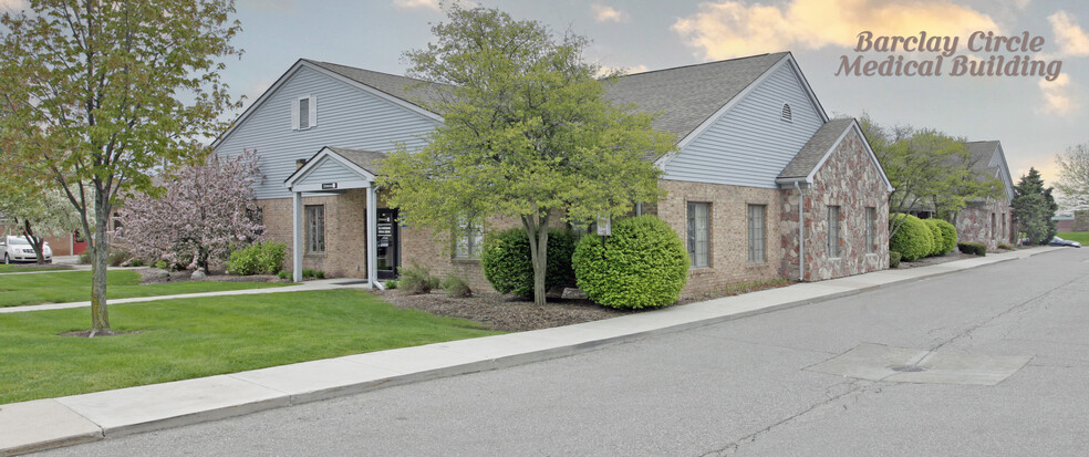 135 Barclay Cir, Rochester Hills, MI en alquiler - Foto del edificio - Imagen 1 de 2