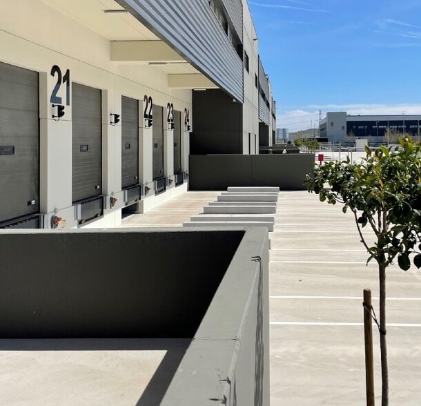 Calle Agustín de Betancourt, 5 - 9, Getafe, Madrid en alquiler - Foto del edificio - Imagen 3 de 4