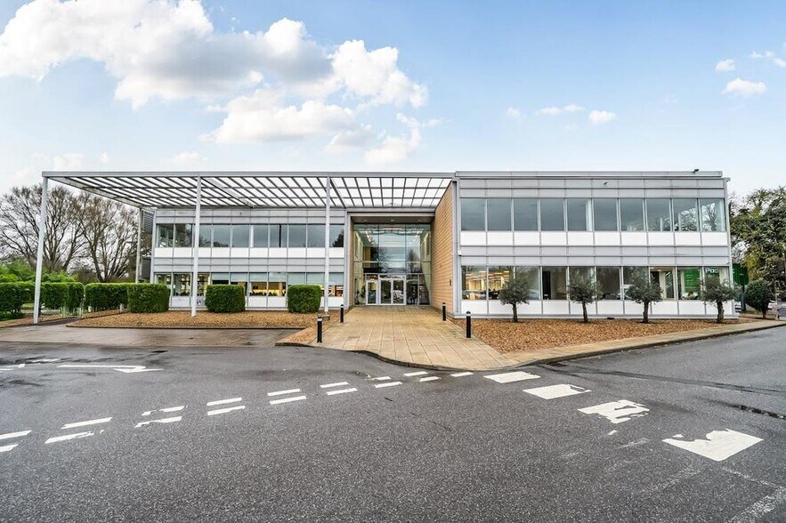 Oxford Rd, Uxbridge en alquiler - Foto del edificio - Imagen 1 de 14