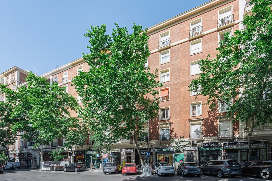 Calle de Orense, 37, Madrid, Madrid en alquiler - Foto del edificio - Imagen 3 de 3