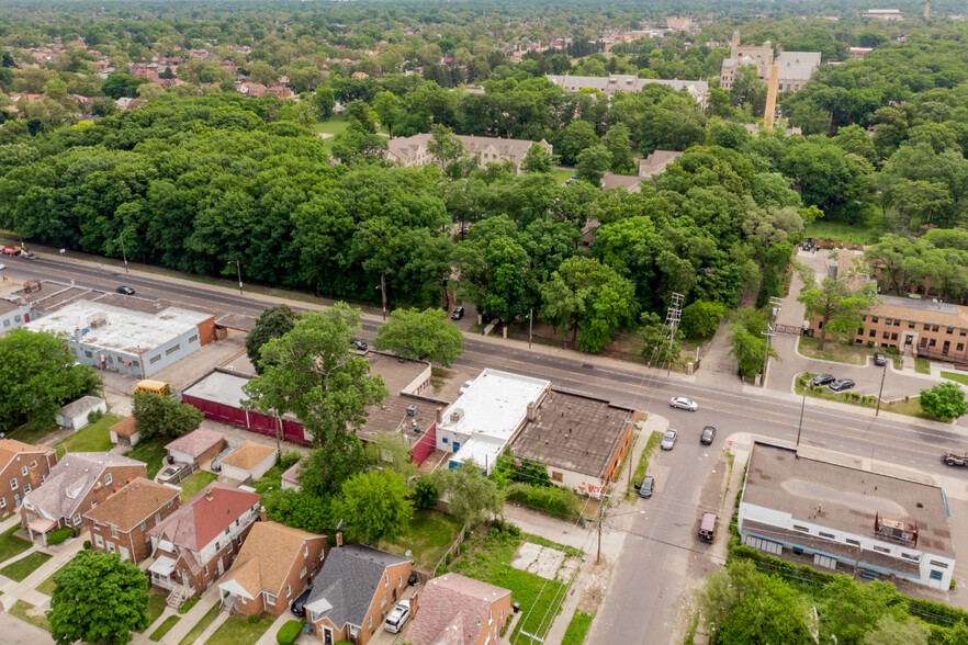 16813 Wyoming, Detroit, MI en venta - Vista aérea - Imagen 3 de 20