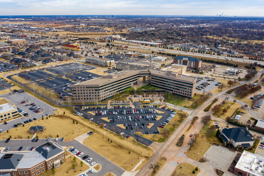 14000 N Quail Springs Pky, Oklahoma City, OK en alquiler - Foto del edificio - Imagen 2 de 10