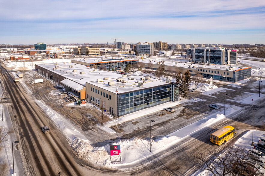 7075 Pl Robert-Joncas, Saint-Laurent, QC en alquiler - Vista aérea - Imagen 2 de 5