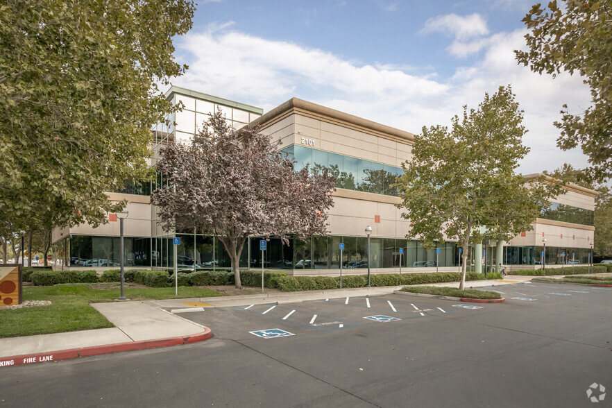 2101 Stone Blvd, West Sacramento, CA en alquiler - Foto del edificio - Imagen 1 de 4