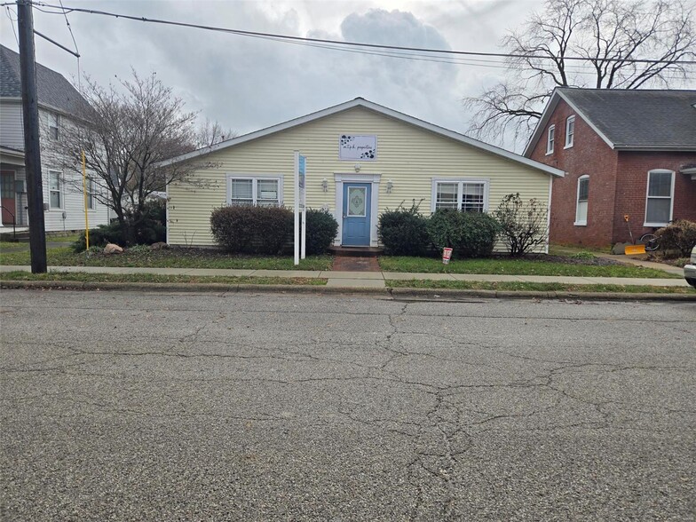 644 N 2nd St, Breese, IL en venta - Foto principal - Imagen 1 de 4