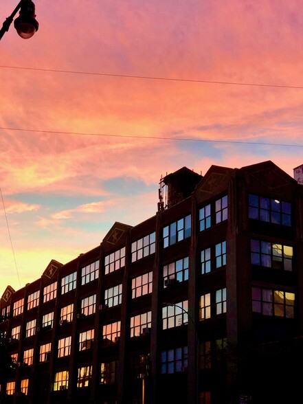 61 Greenpoint Ave, Brooklyn, NY en alquiler - Foto del edificio - Imagen 1 de 10