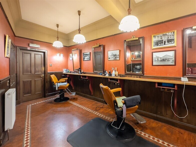 Cameron's Barber Shop and Flat, Inverness en venta - Foto del edificio - Imagen 3 de 7