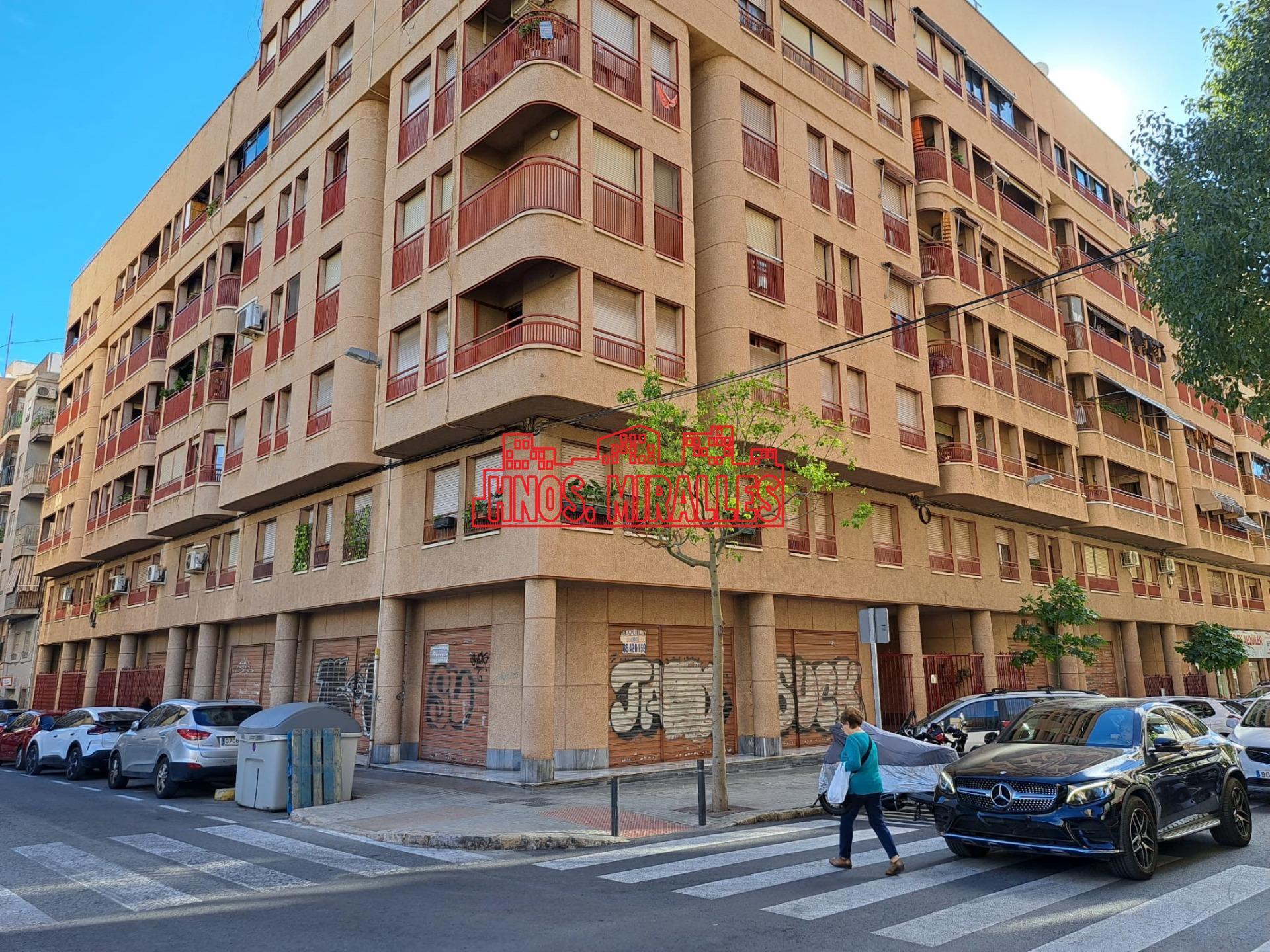 Local en Elche, Alicante en venta Foto del edificio- Imagen 1 de 21