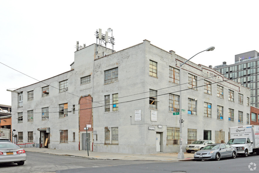 10-01-10-09 43rd Ave, Long Island City, NY en alquiler - Foto del edificio - Imagen 1 de 7