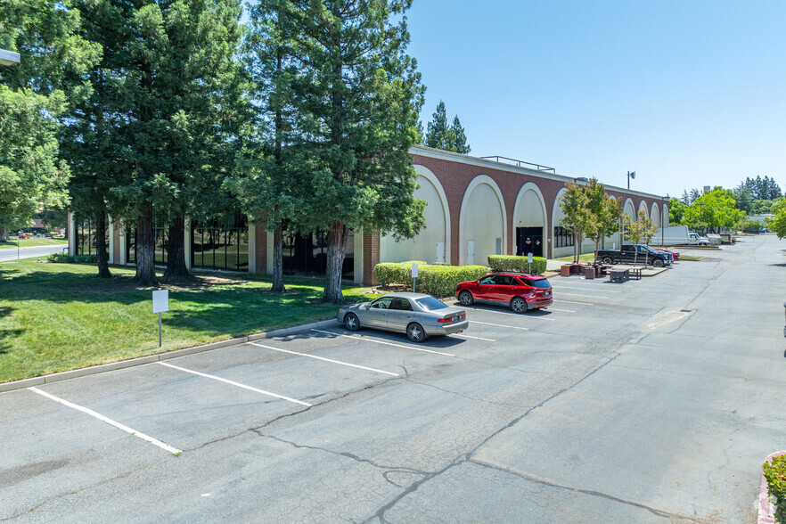 2890 Kilgore Rd, Rancho Cordova, CA en alquiler - Foto del edificio - Imagen 2 de 9