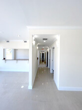 2390 NW 7th St, Miami, FL en alquiler Foto del interior- Imagen 2 de 7