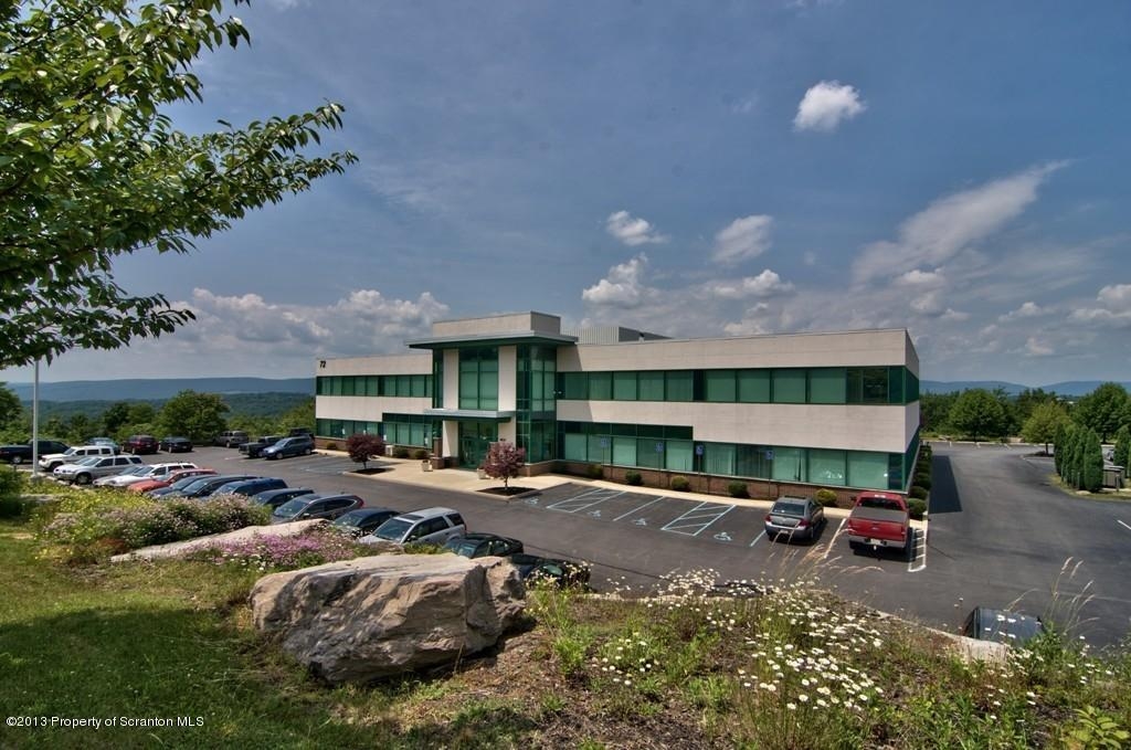 72 Glenmaura National Blvd, Moosic, PA en alquiler Foto principal- Imagen 1 de 13