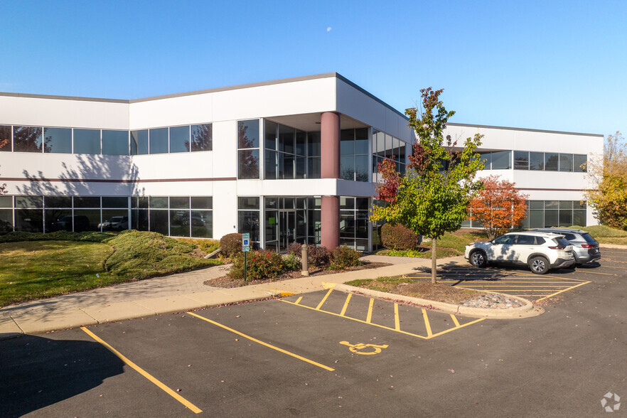 1391 Corporate Dr, Mchenry, IL en venta - Foto del edificio - Imagen 2 de 20