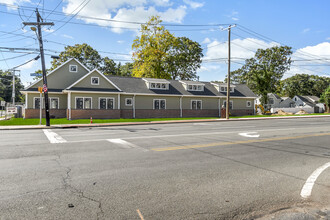 8 Idle Hour Blvd, Oakdale, NY en venta Foto del edificio- Imagen 1 de 5