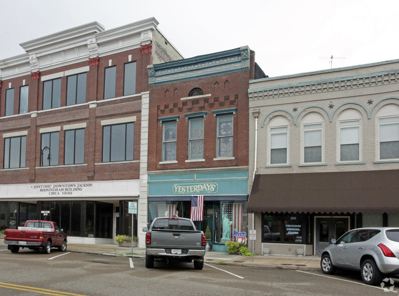 212 N Liberty St, Jackson, TN en alquiler - Foto del edificio - Imagen 2 de 2