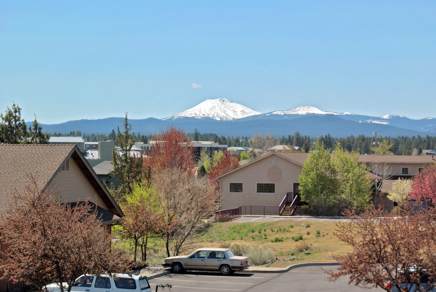 505 SW Mill View Way, Bend, OR en alquiler - Foto del edificio - Imagen 2 de 8