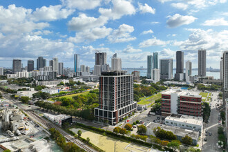 23 NE 17th Ter, Miami, FL - VISTA AÉREA  vista de mapa