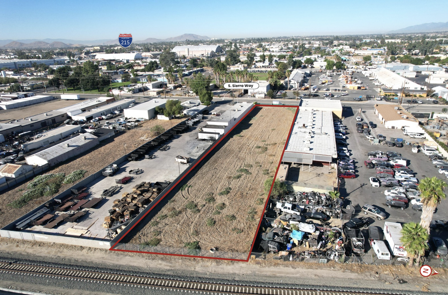 393 S Sierra Way, San Bernardino, CA en alquiler - Foto del edificio - Imagen 3 de 4