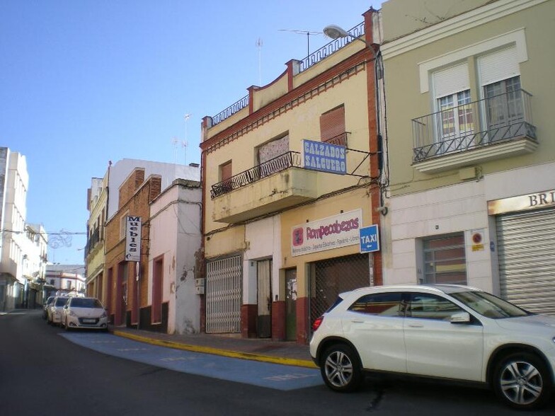 Calle Madueño de los Aires, 6, Alcalá de Guadaíra, Sevilla en venta - Foto del edificio - Imagen 2 de 3