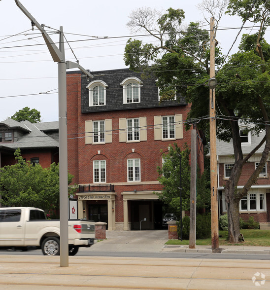 210 St Clair Ave W, Toronto, ON en alquiler - Foto del edificio - Imagen 2 de 2