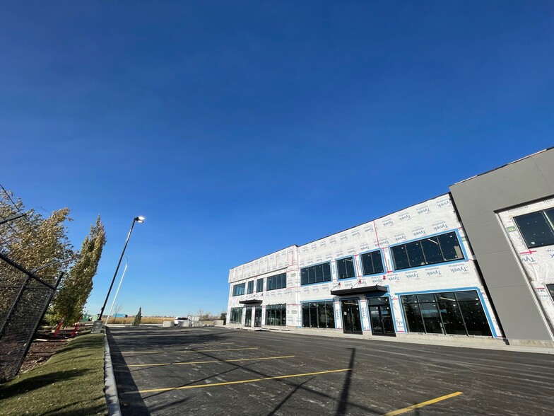 100 Gateway Dr NE, Airdrie, AB en alquiler - Foto del edificio - Imagen 3 de 22