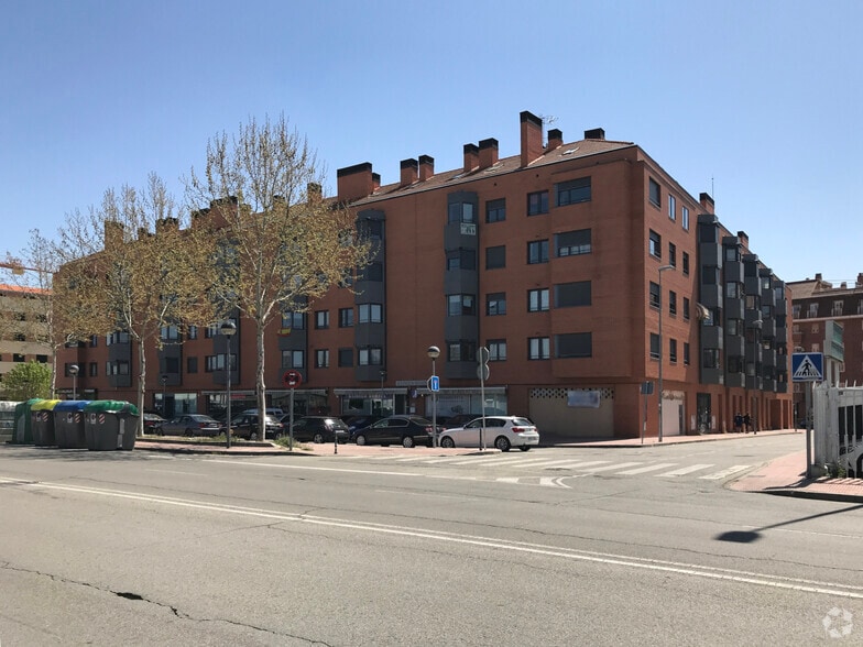 Calle Vigo, 1, Alcalá de Henares, Madrid en venta - Foto del edificio - Imagen 2 de 2