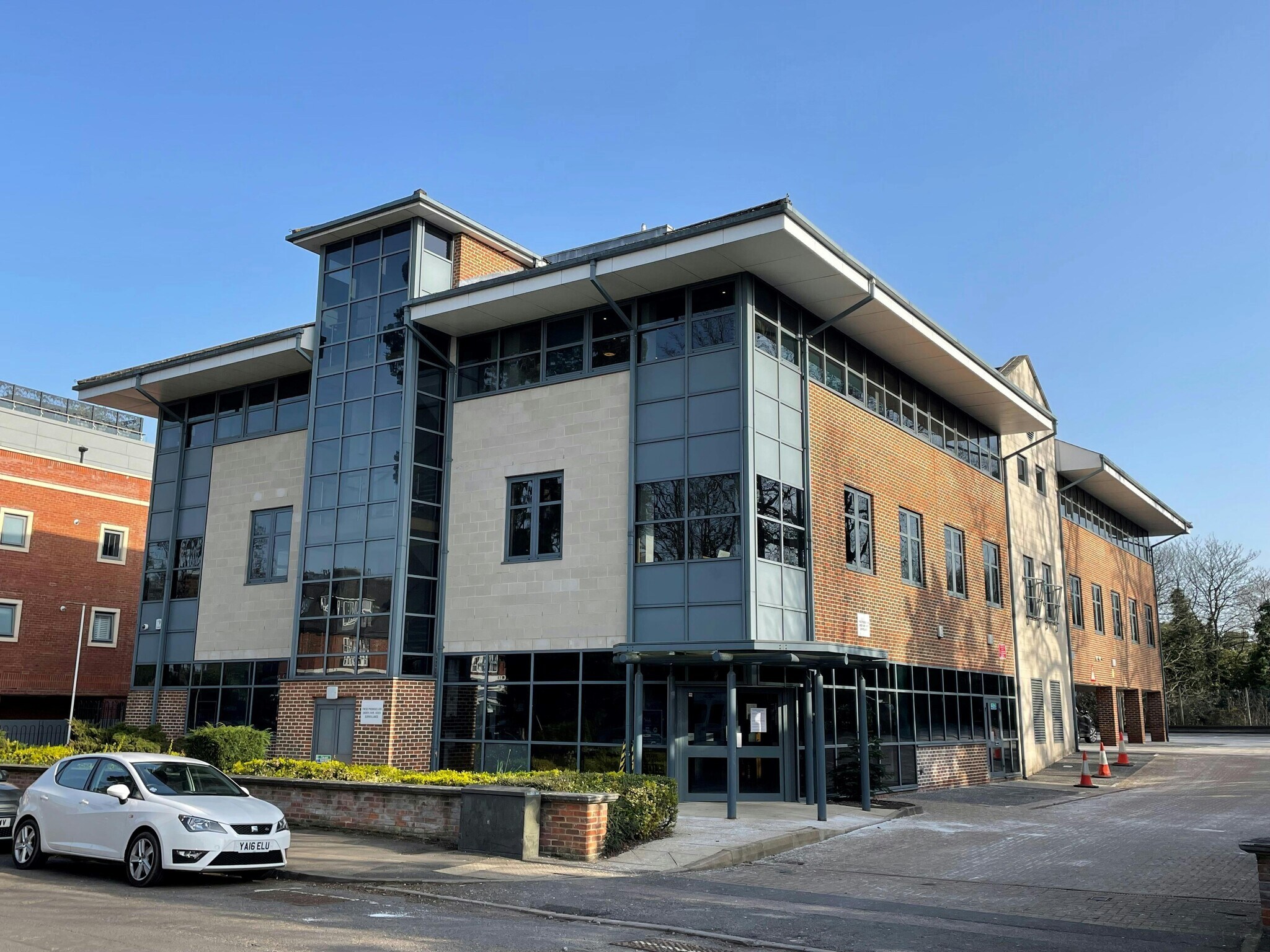 1 Princes Rd, Weybridge en venta Foto principal- Imagen 1 de 16