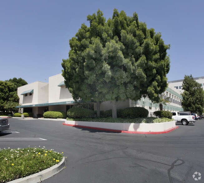 6840-6850 Sepulveda Blvd, Van Nuys, CA en alquiler - Foto del edificio - Imagen 2 de 4