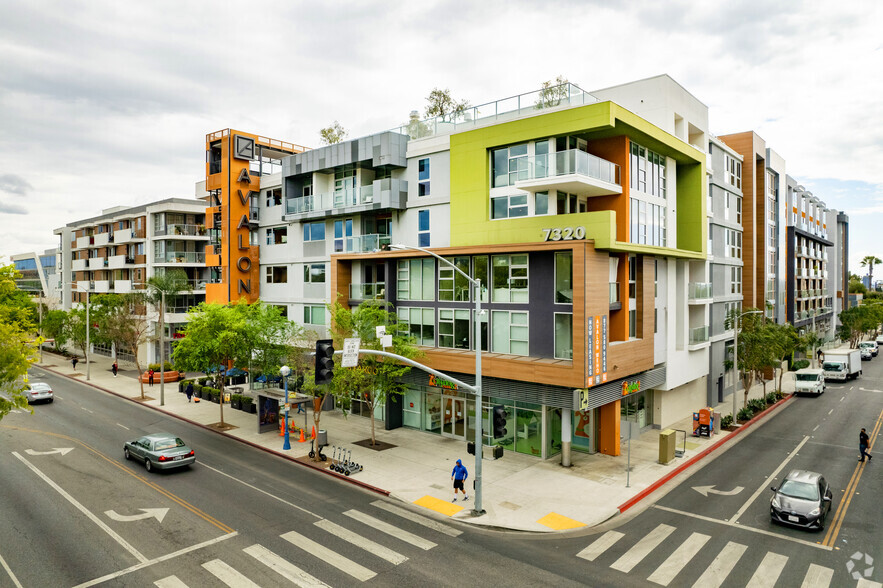 7302 Santa Monica Blvd, West Hollywood, CA en alquiler - Foto principal - Imagen 1 de 82